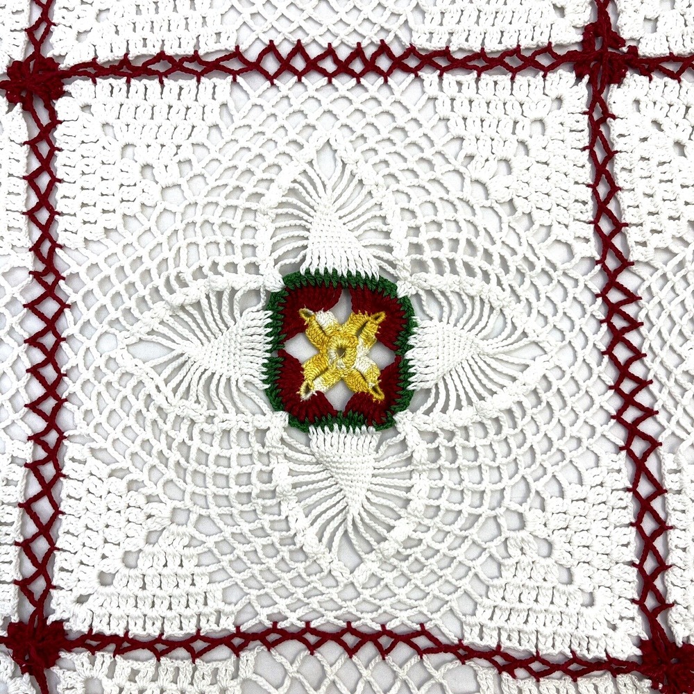 Vintage Crocheted Table Cover Squares White Red 50x70 (Christmas)‎ Gold